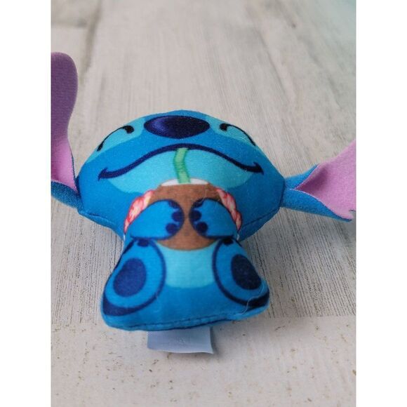 McDonald's sippin' Stitch Lilo coconut keychain plush toy figure - Picture 3 of 4
